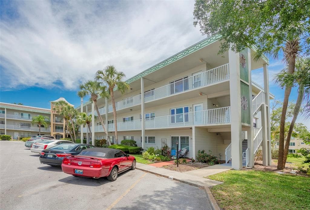 2071 AUSTRALIA WAY W UNIT 59 CLEARWATER, FL 33763