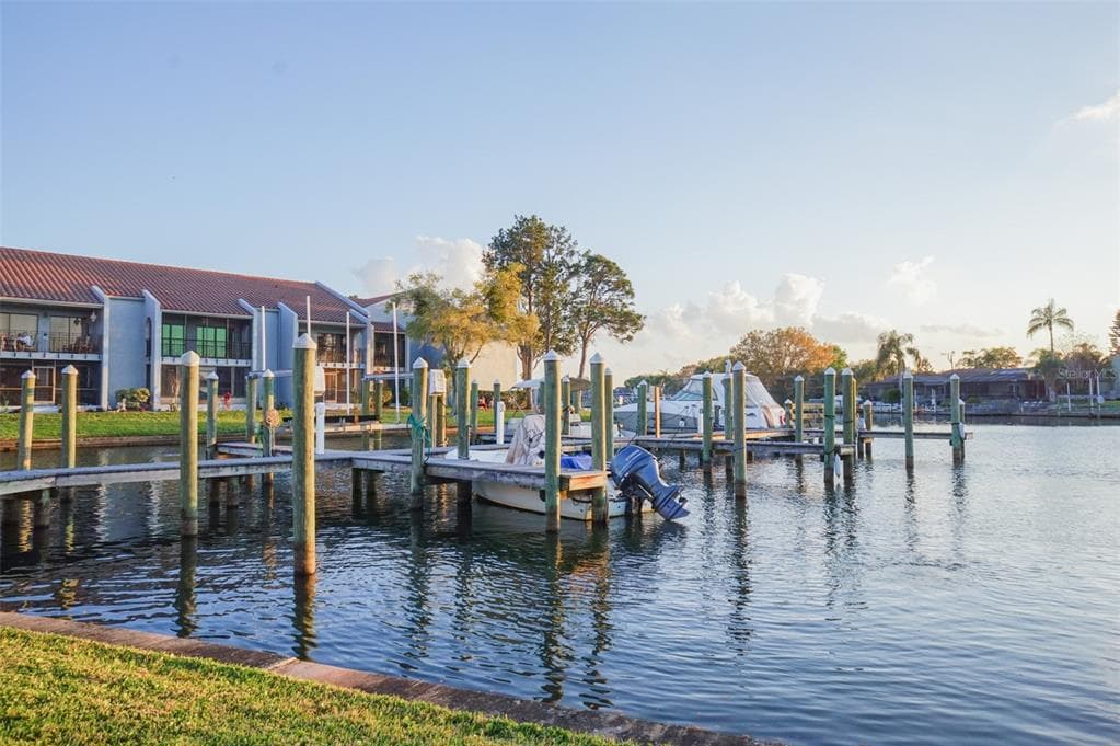 10417 SAINT TROPEZ PLACE UNIT 103 TAMPA, FL 33615