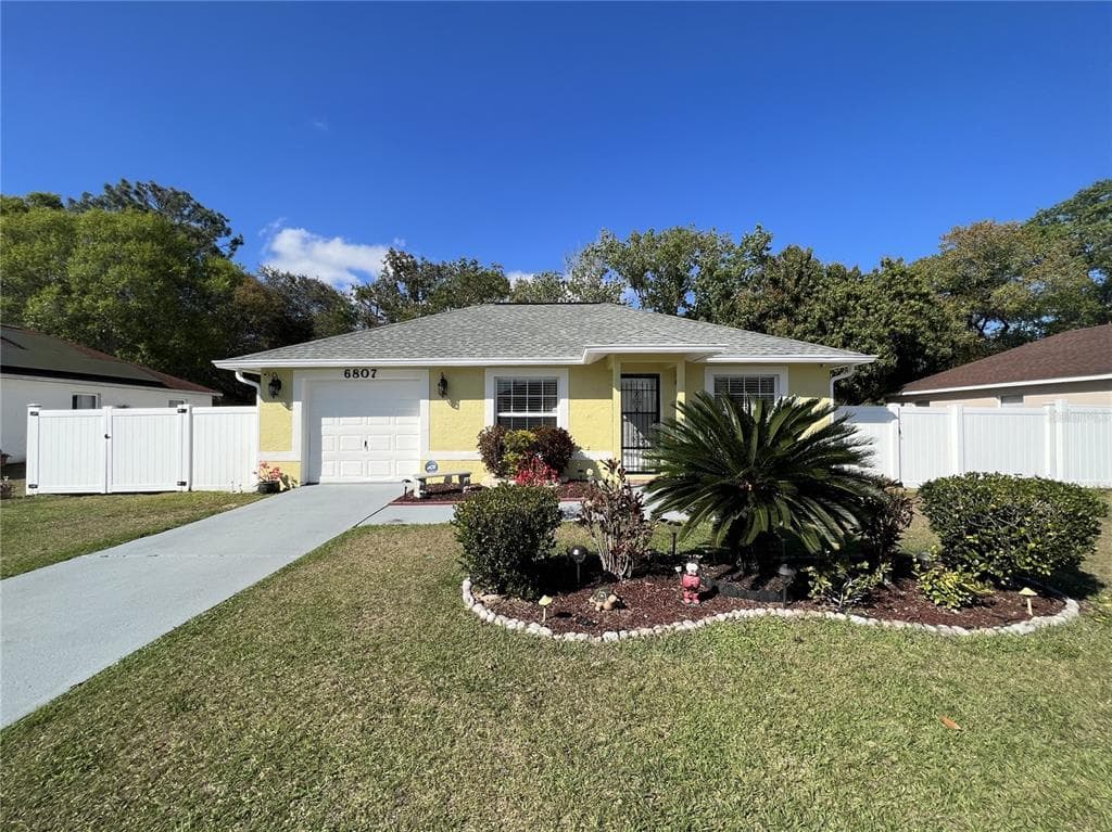 6807 KINGSTON DRIVE TAMPA, FL 33619