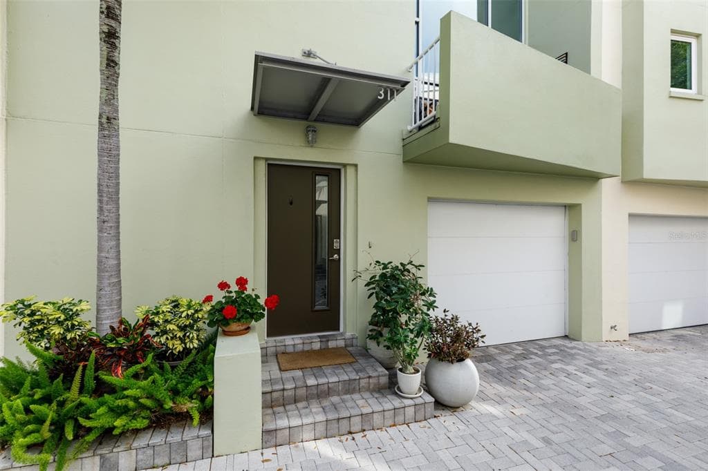 311 4TH AVENUE N