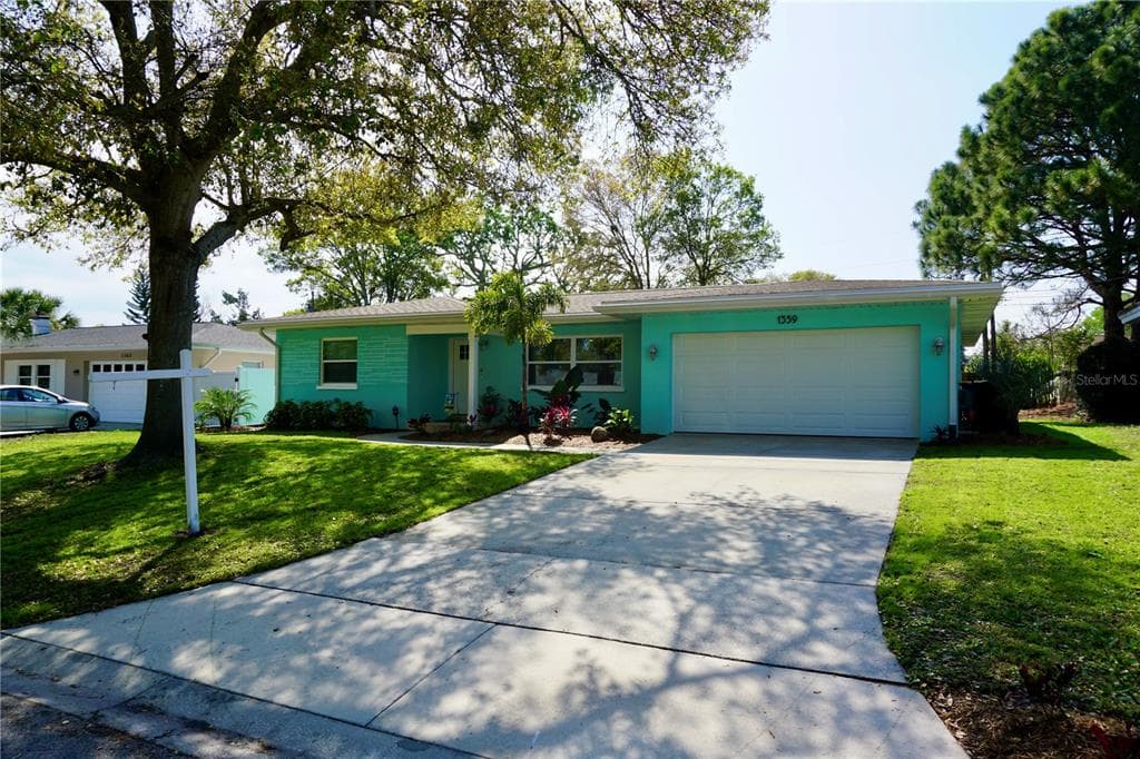 1359 HOWARD STREET CLEARWATER, FL 33756