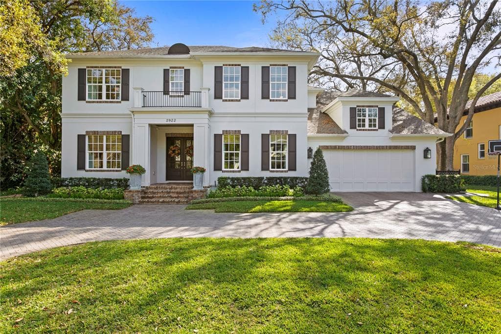 2922 W HAWTHORNE ROAD TAMPA, FL 33611