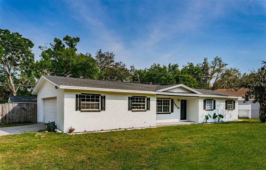 2608 S KINGSWAY ROAD SEFFNER, FL 33584