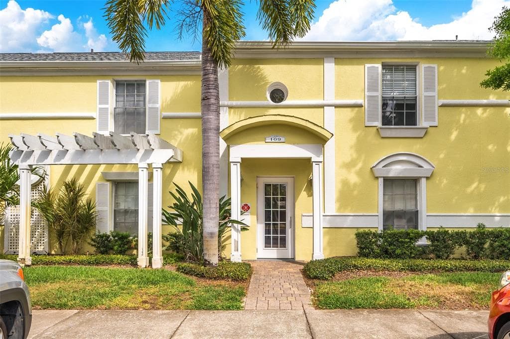 109 SEAHORSE DRIVE SE UNIT C ST PETERSBURG, FL 33705