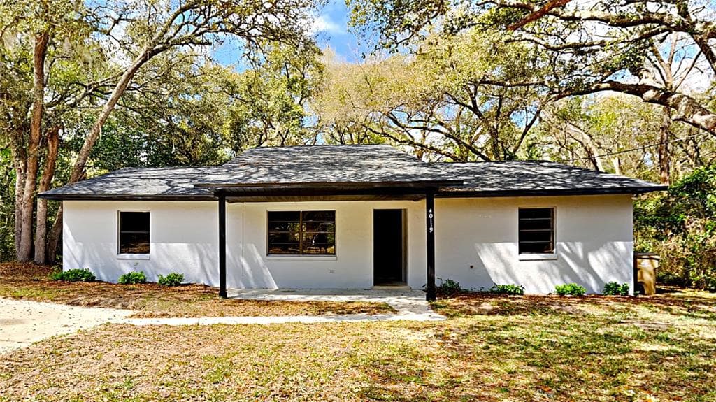40119 OAKRIDGE DRIVE LADY LAKE, FL 32159