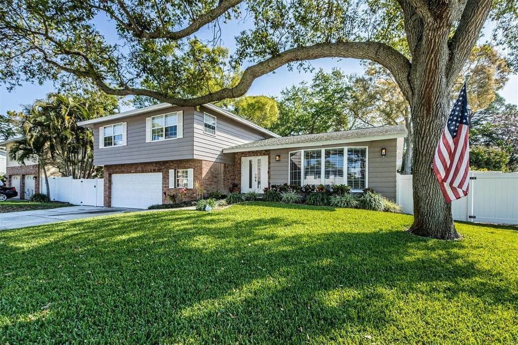 8471 141ST STREET SEMINOLE, FL 33776