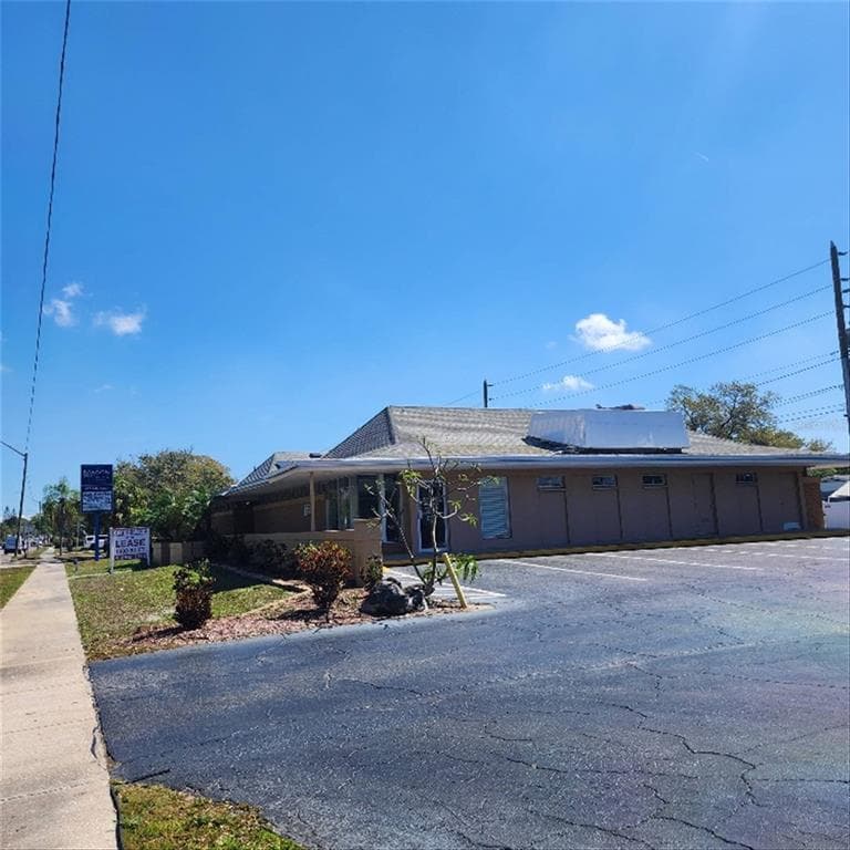 5720 5TH AVENUE N ST PETERSBURG, FL 33710