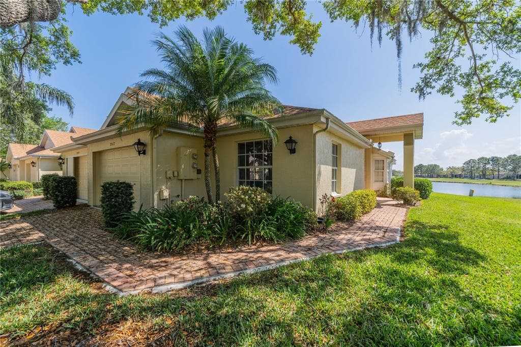 2517 NEW HAVEN CIRCLE SUN CITY CENTER, FL 33573