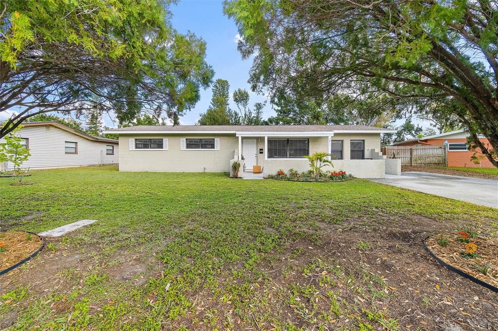 3811 NEPTUNE DRIVE SE ST PETERSBURG, FL 33705