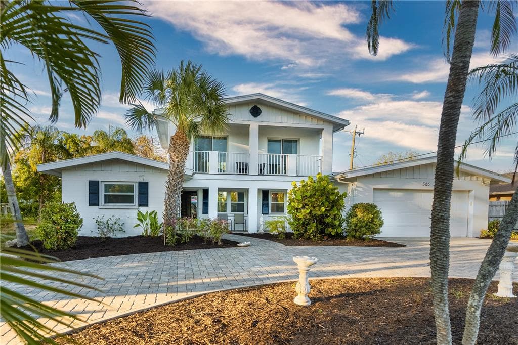 325 SOMERSET AVENUE SARASOTA, FL 34243