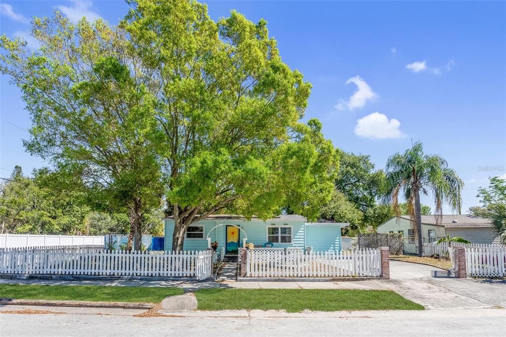 518 BRADDOCK STREET S ST PETERSBURG, FL 33707