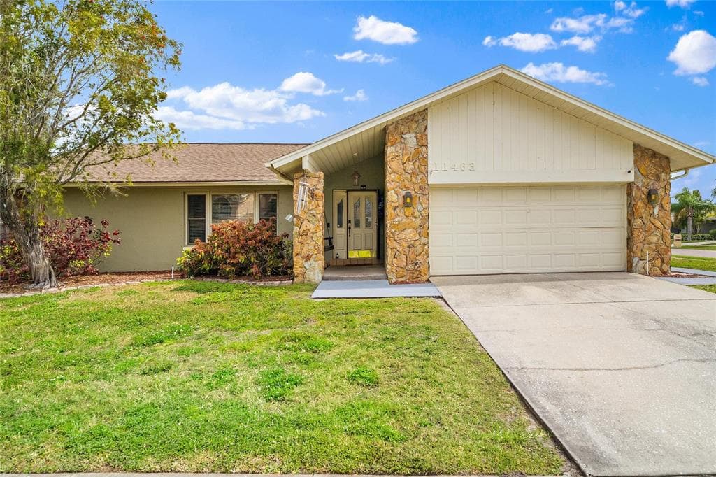 11463 HARBORSIDE CIRCLE LARGO, FL 33773