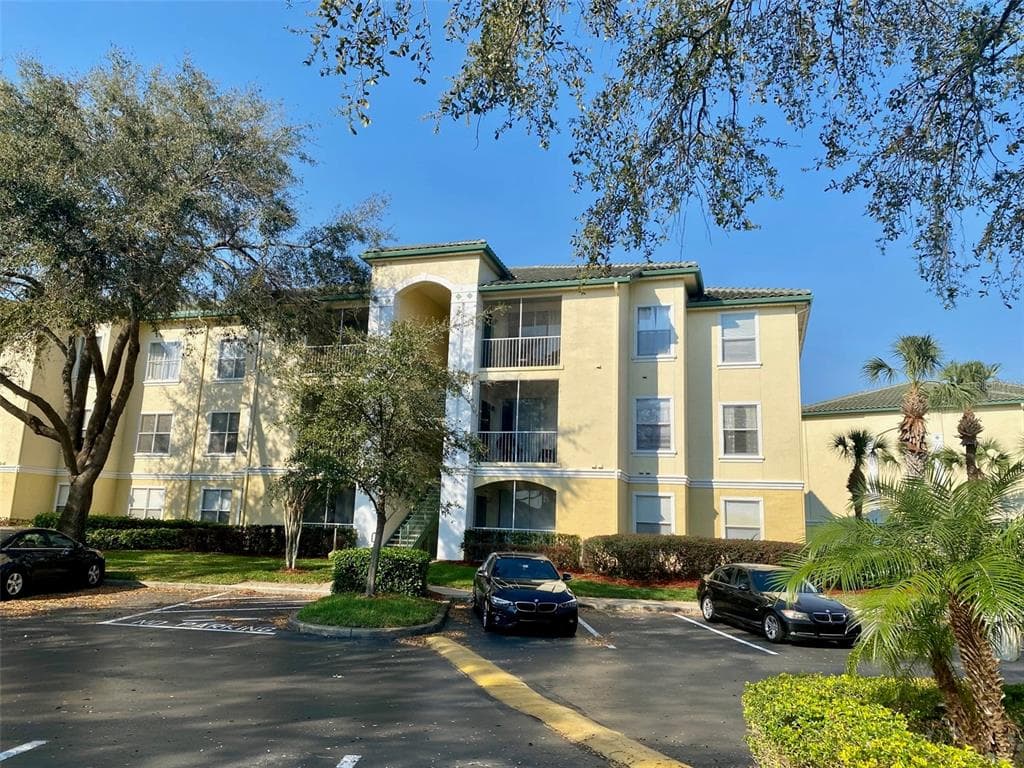 8826 DUNES COURT UNIT 307 KISSIMMEE, FL 34747