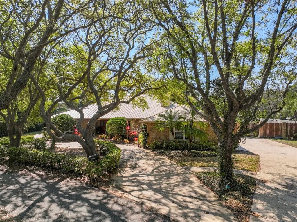 1303 70TH STREET NW BRADENTON, FL 34209