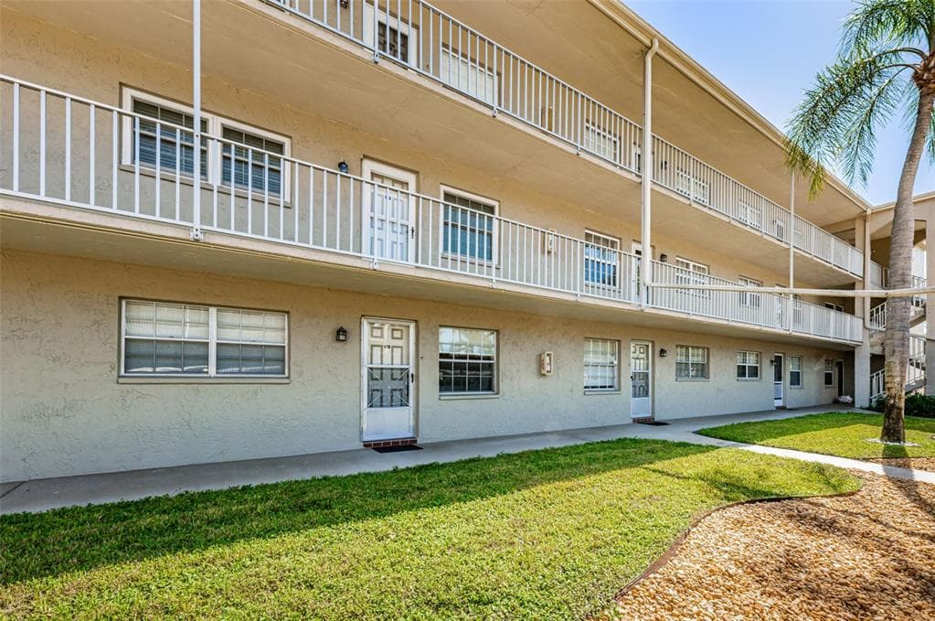 970 VIRGINIA STREET UNIT 107 DUNEDIN, FL 34698