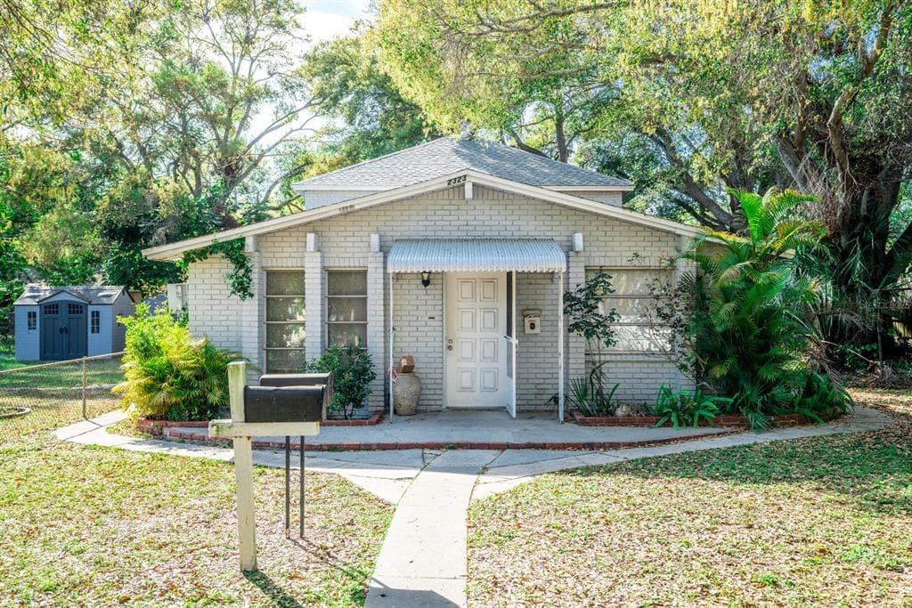 2323 12TH STREET S ST PETERSBURG, FL 33705
