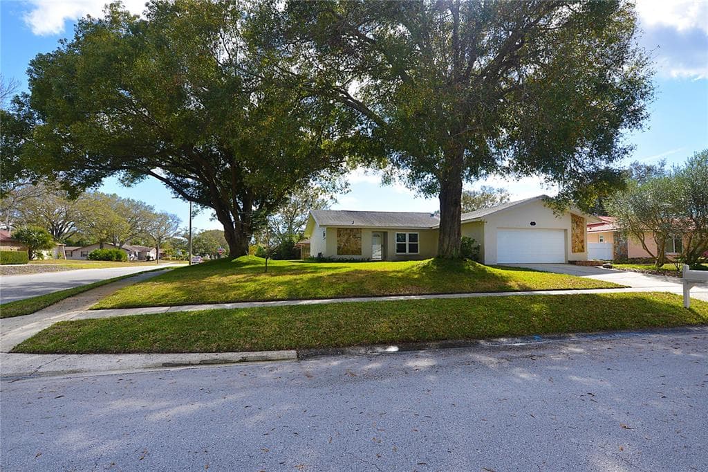 2755 MERLIN WAY CLEARWATER, FL 33761