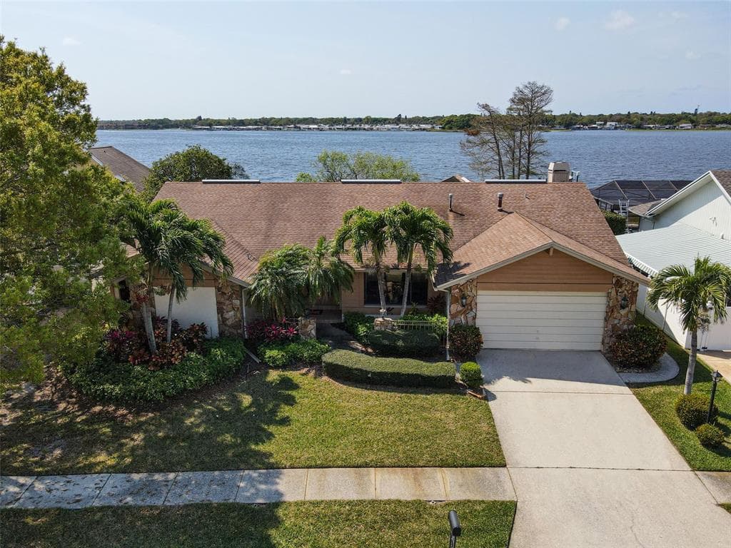 11606 HARBORSIDE CIRCLE LARGO, FL 33773