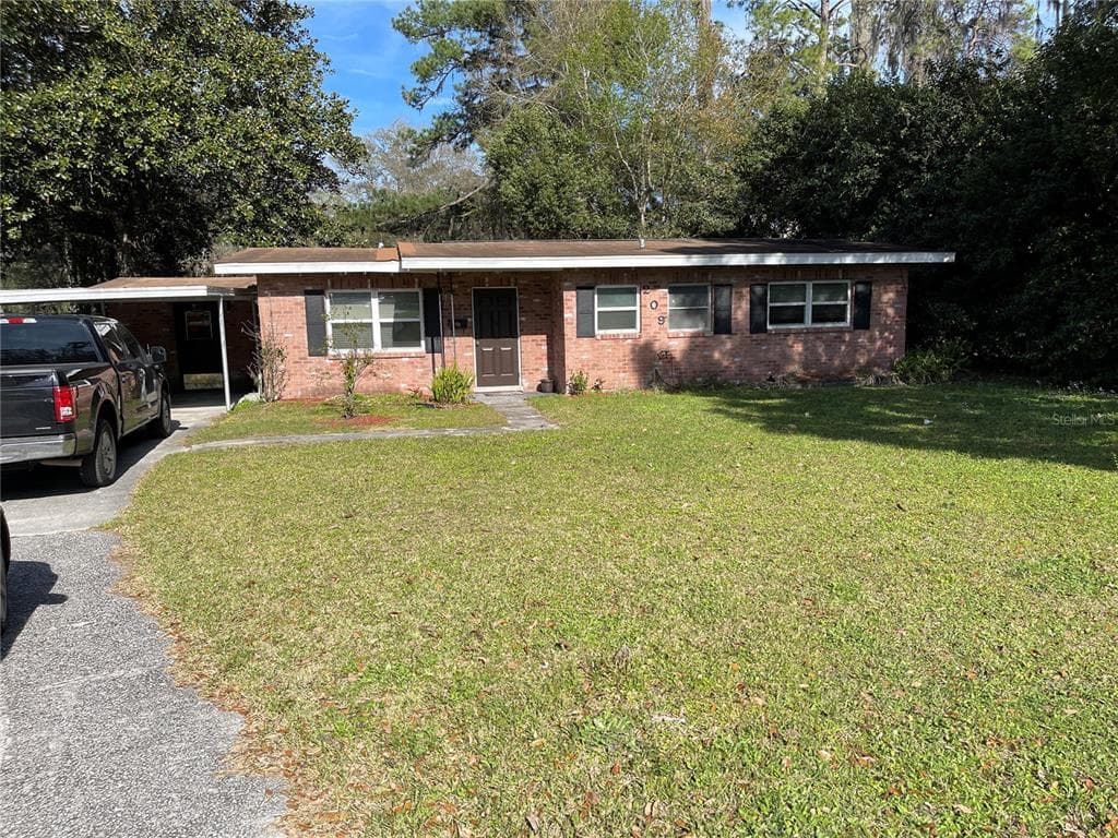 209 DOGWOOD DRIVE BROOKSVILLE, FL 34601