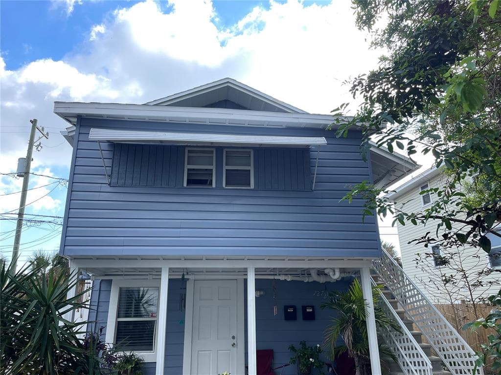 727 DARTMOOR STREET N UNIT 1/2 Upper ST PETERSBURG, FL 33701