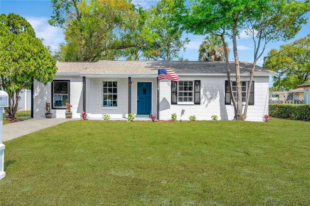 3716 E SHADOWLAWN AVENUE TAMPA, FL 33610