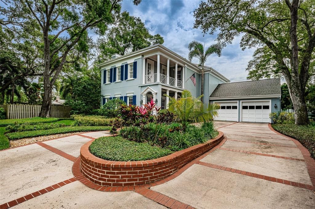 3404 S VIRGINIA COURT