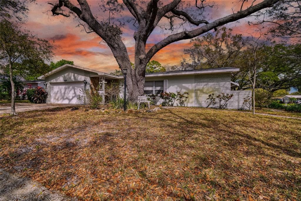 2298 CLAIBORNE DRIVE CLEARWATER, FL 33764