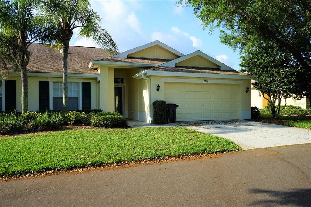 2216 BROOKFIELD GREENS CIRCLE UNIT 83 SUN CITY CENTER, FL 33573