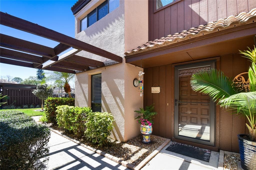 6307 PELICAN CREEK CROSSING UNIT 6307 ST PETERSBURG, FL 33707