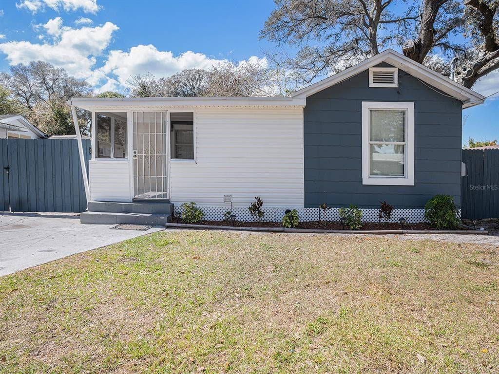 8920 N ASHLEY STREET TAMPA, FL 33604