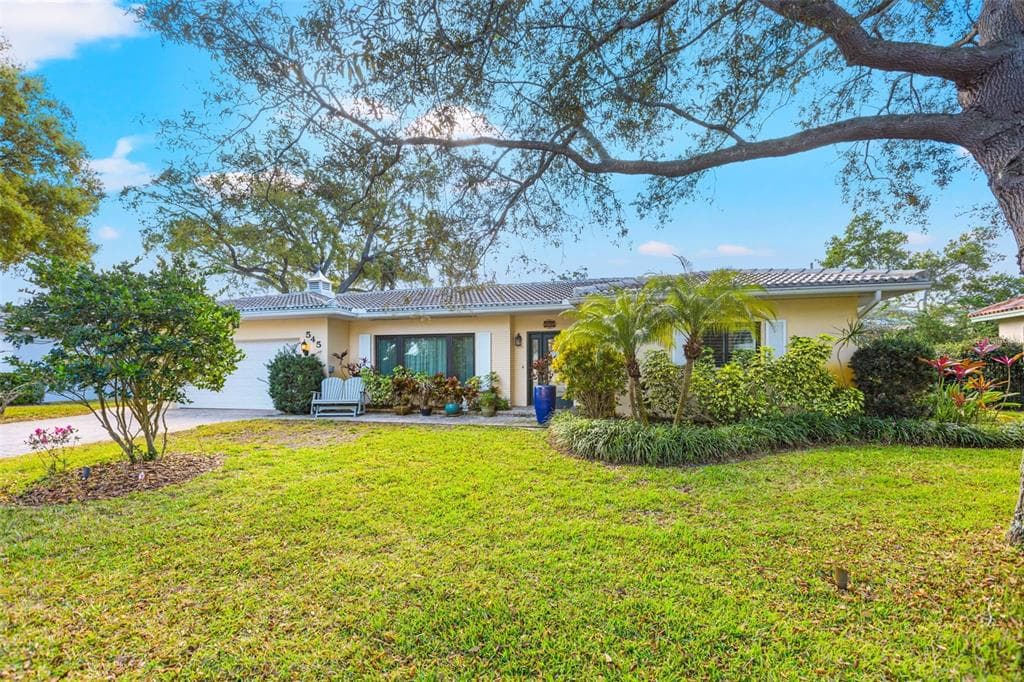 545 PALMETTO ROAD BELLEAIR, FL 33756