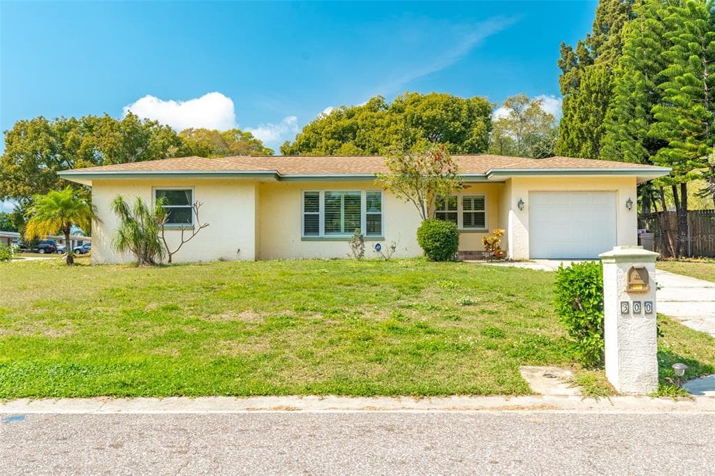 300 TERRACE DRIVE E CLEARWATER, FL 33765