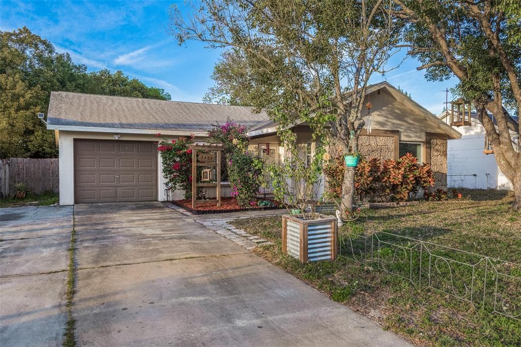 7455 COMO DRIVE NEW PORT RICHEY, FL 34655