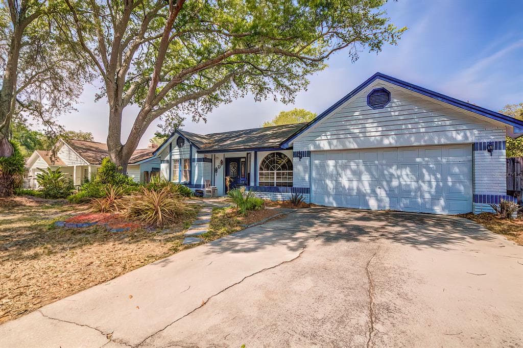 2226 GROVELAND DRIVE LUTZ, FL 33549