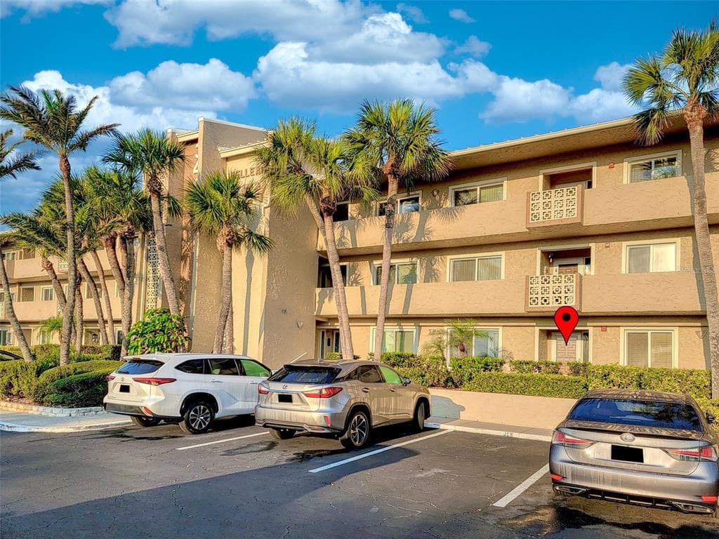 3400 GULF BOULEVARD UNIT 106 BELLEAIR BEACH, FL 33786