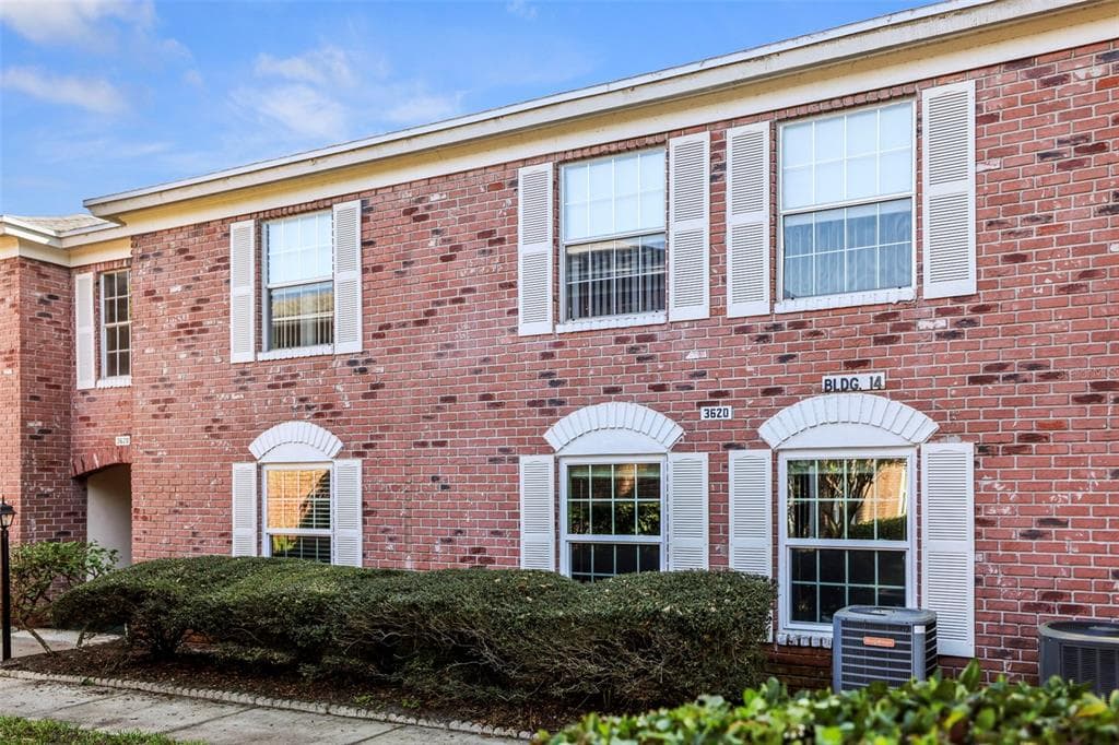 3620 38TH AVENUE S UNIT 82 ST PETERSBURG, FL 33711