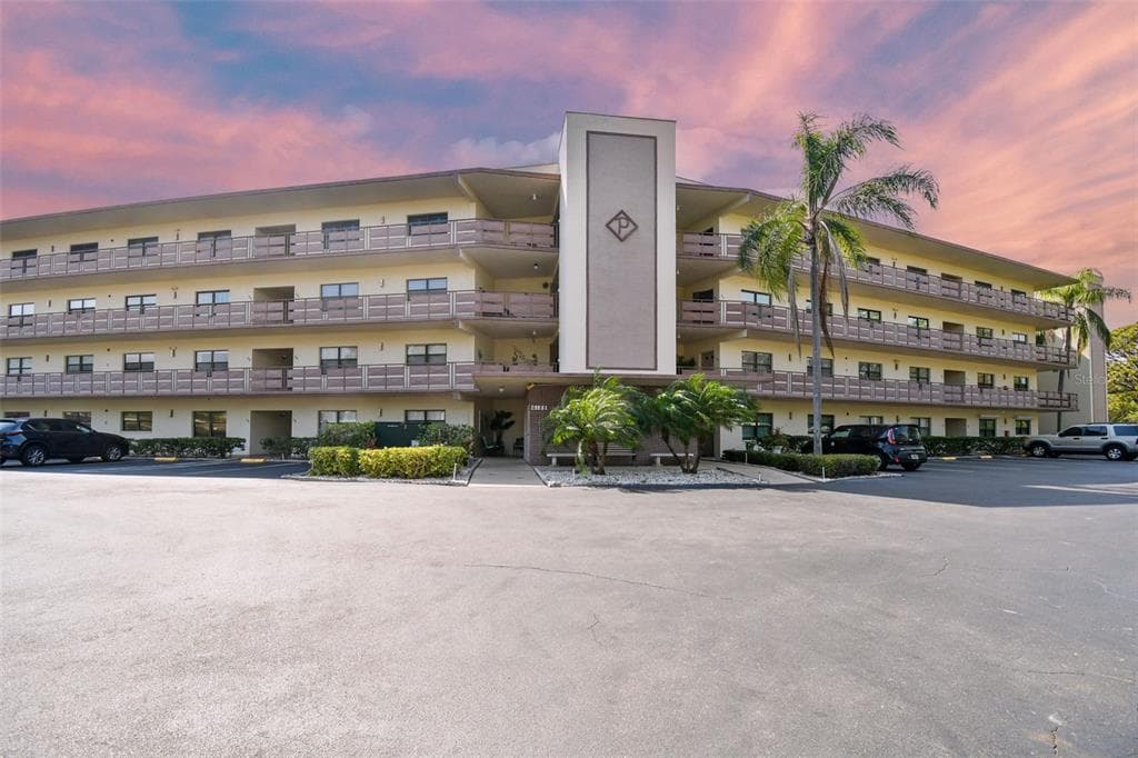 6188 80TH STREET N UNIT 404 ST PETERSBURG, FL 33709