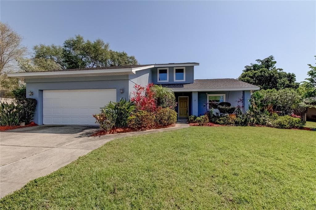 860 VILLAGE WAY PALM HARBOR, FL 34683