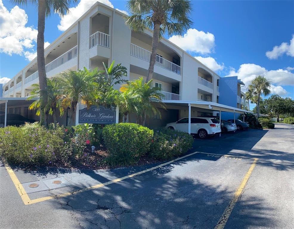 215 VALENCIA BOULEVARD UNIT 212 LARGO, FL 33770