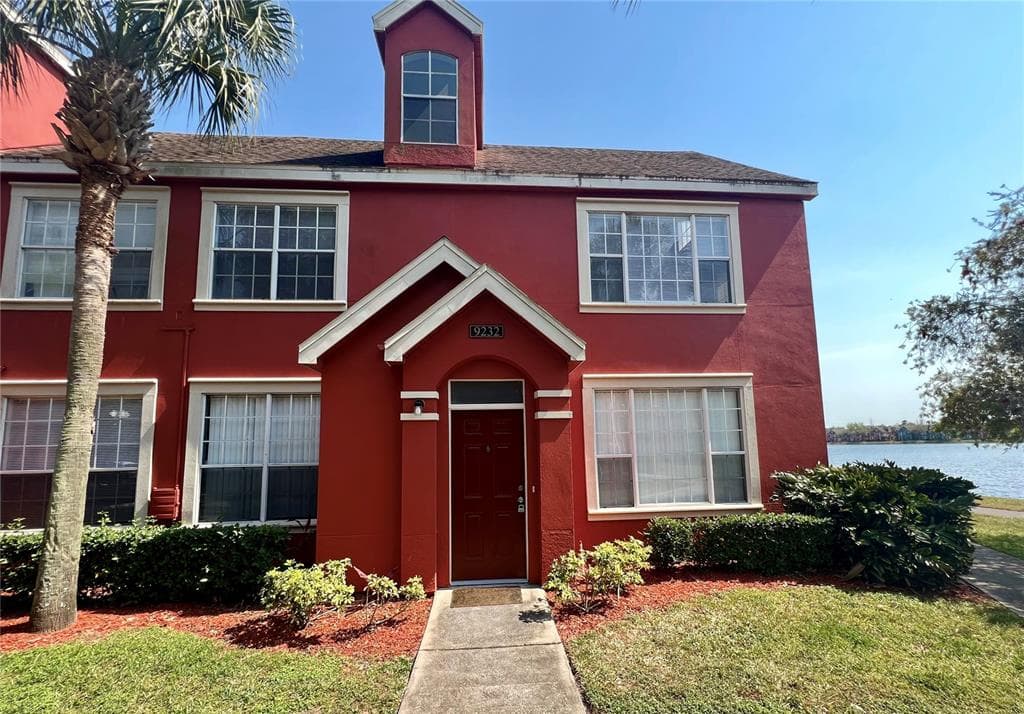 9232 LAKE CHASE ISLAND WAY TAMPA, FL 33626
