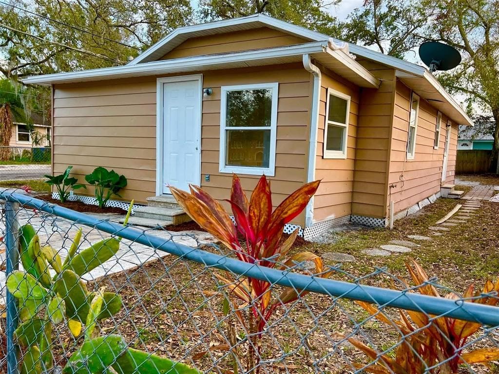 1540 7TH AVENUE E BRADENTON, FL 34208