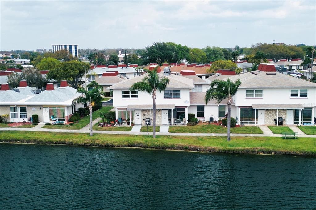 4352 TAHITIAN GARDENS CIRCLE UNIT J HOLIDAY, FL 34691
