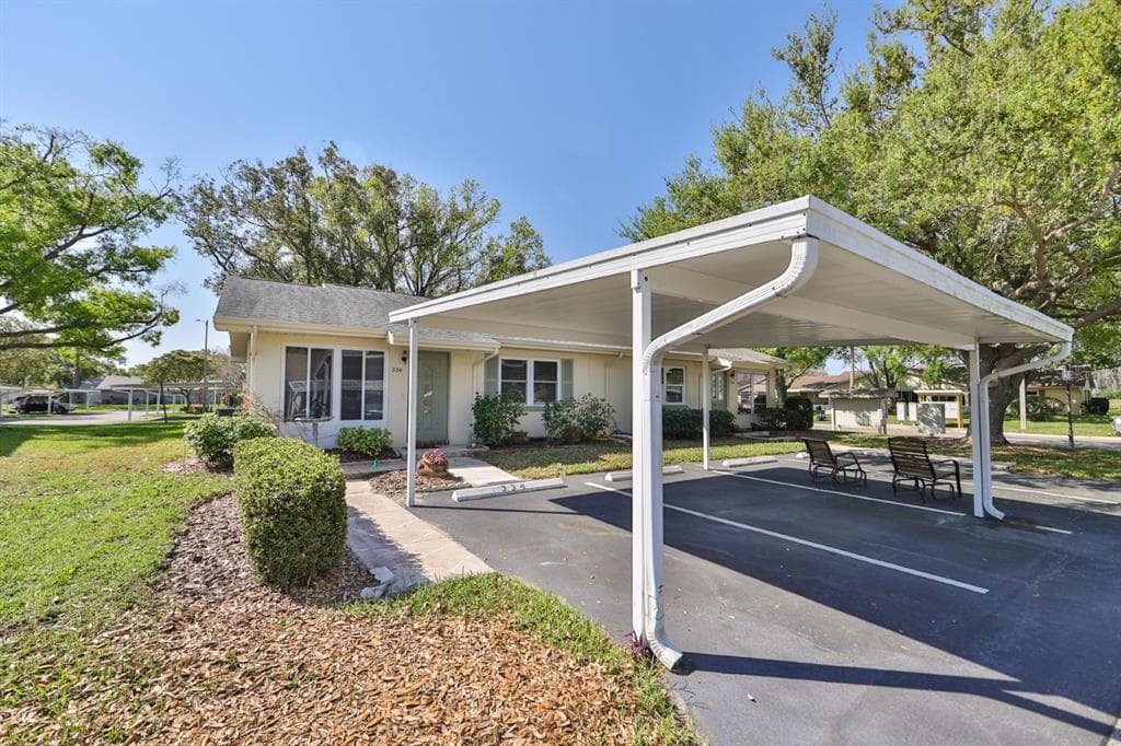334 GLOUCESTER BOULEVARD SUN CITY CENTER, FL 33573