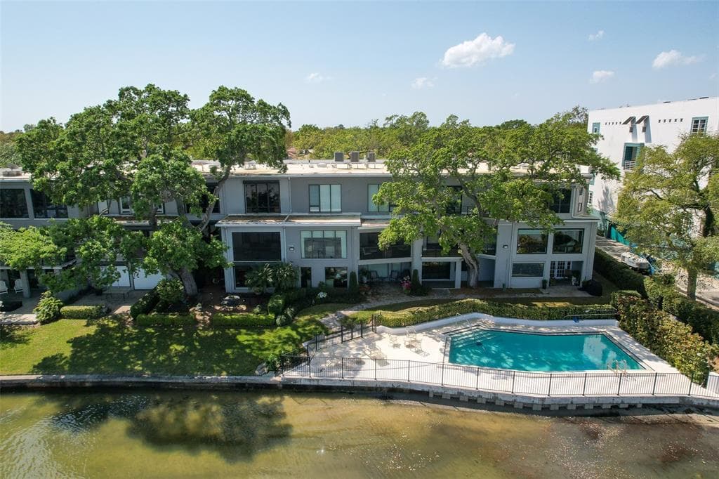 5010 BAYSHORE BOULEVARD UNIT 2 TAMPA, FL 33611