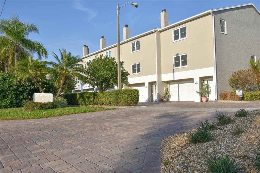 1117 PINELLAS BAYWAY S UNIT 306 TIERRA VERDE, FL 33715