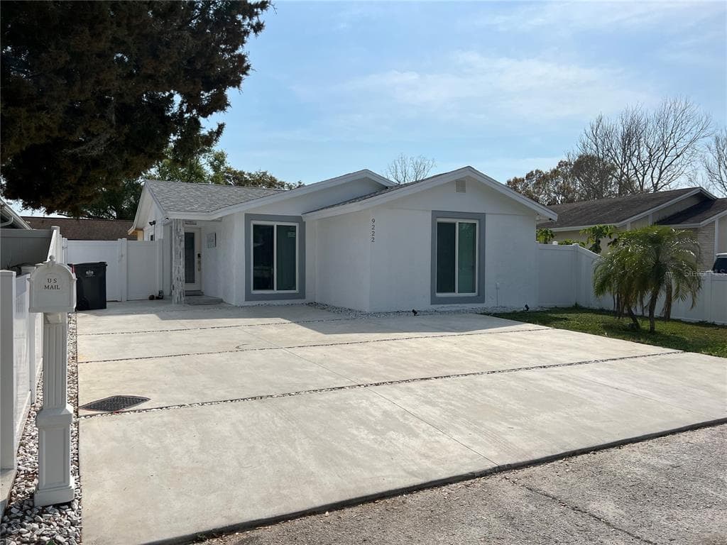 9222 SPY GLASS COURT TAMPA, FL 33615