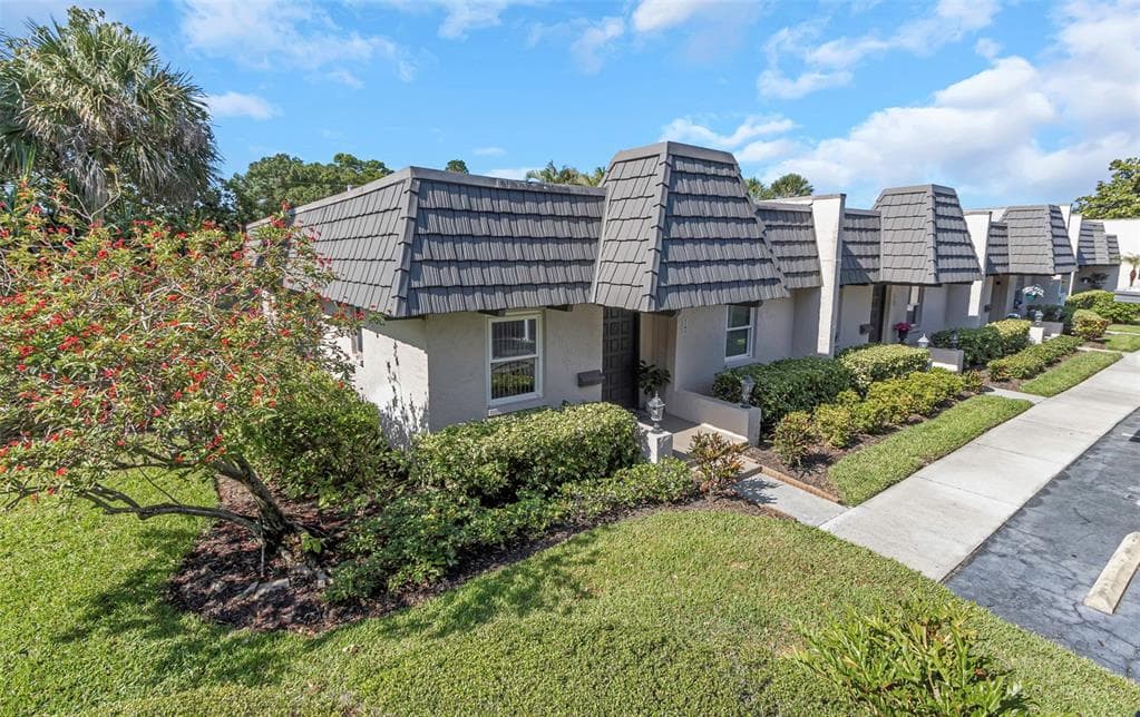 1701 CORDOVA GREEN LARGO, FL 33777