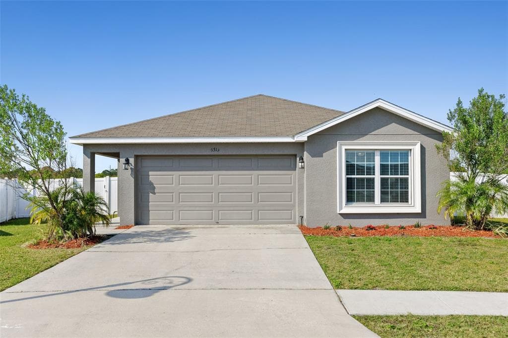 6513 BAYSTON HILL PLACE ZEPHYRHILLS, FL 33541