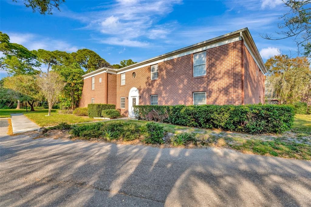8565 12TH WAY N UNIT D ST PETERSBURG, FL 33702
