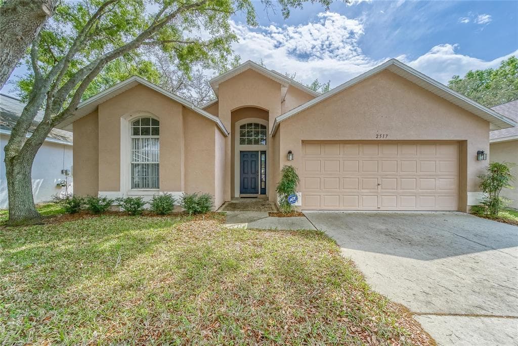 2517 SIENA WAY VALRICO, FL 33596